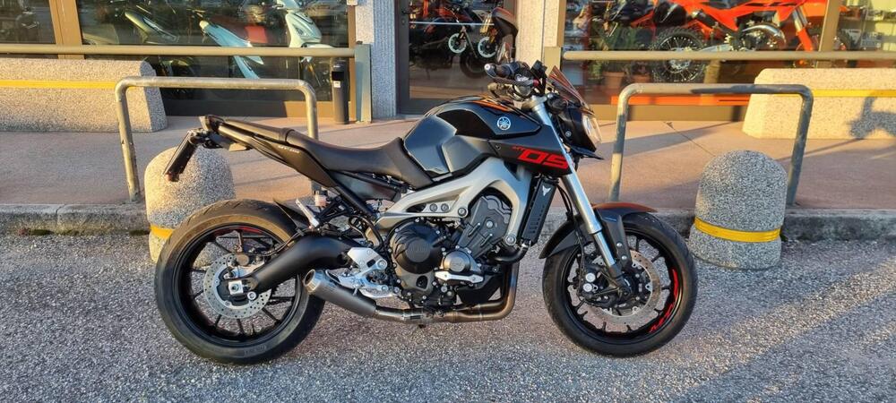 Yamaha MT-09 ABS (2016) (2)