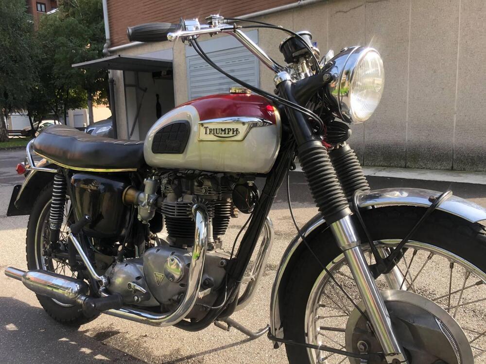 Triumph T120