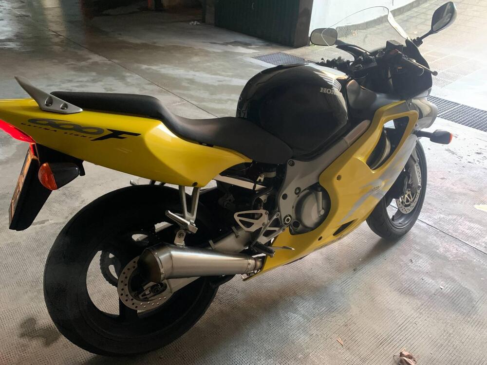 Honda CBR 600 F (1999 - 00) (2)