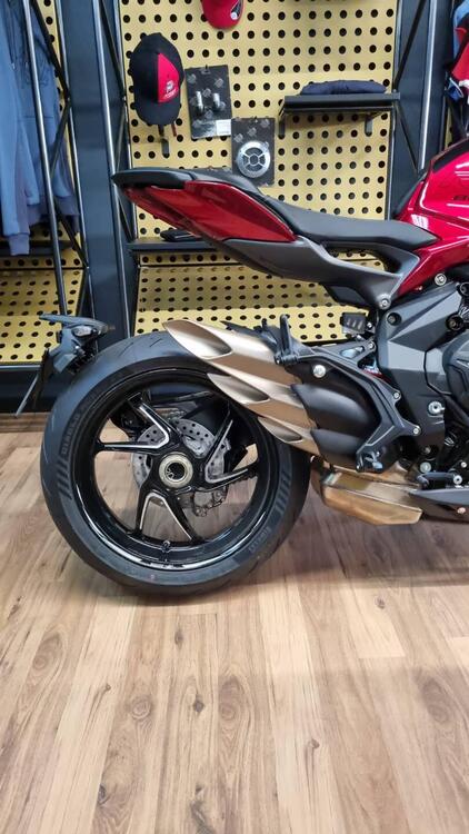 MV Agusta Brutale 800 RR (2021 - 25) (4)