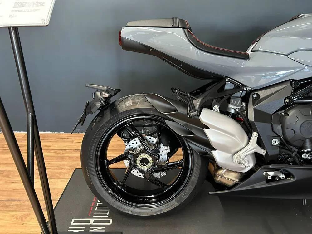 MV Agusta Superveloce 800 (2021 - 25) (2)