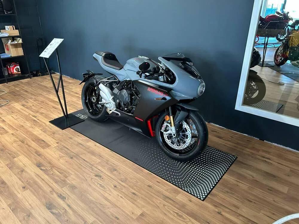 MV Agusta Superveloce 800 (2021 - 25) (4)