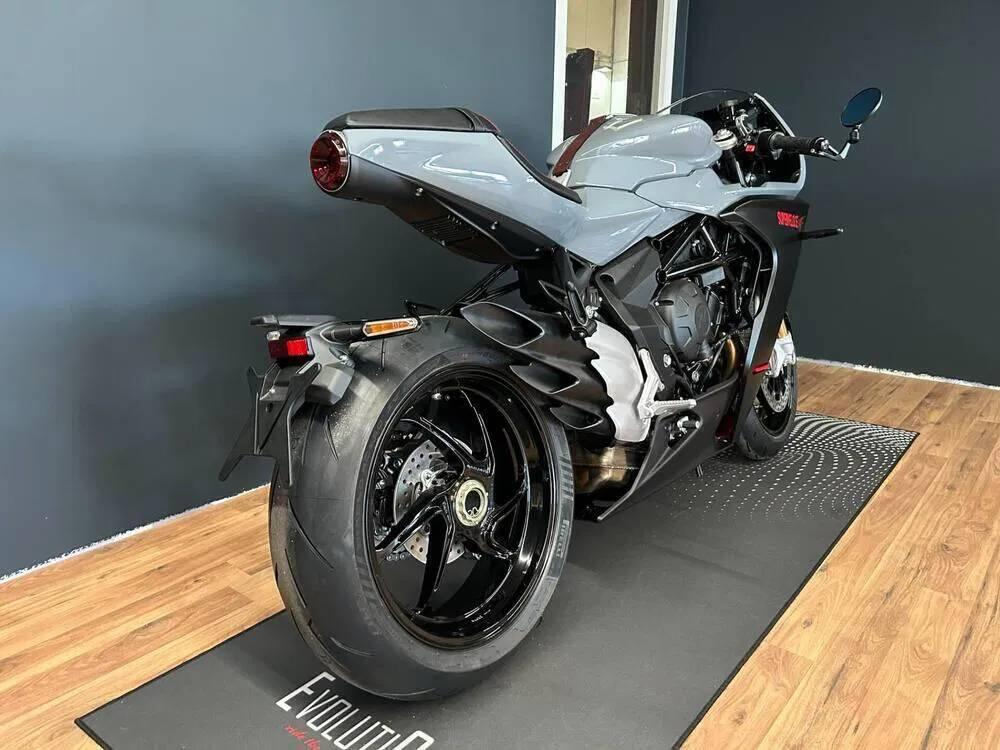 MV Agusta Superveloce 800 (2021 - 25) (5)