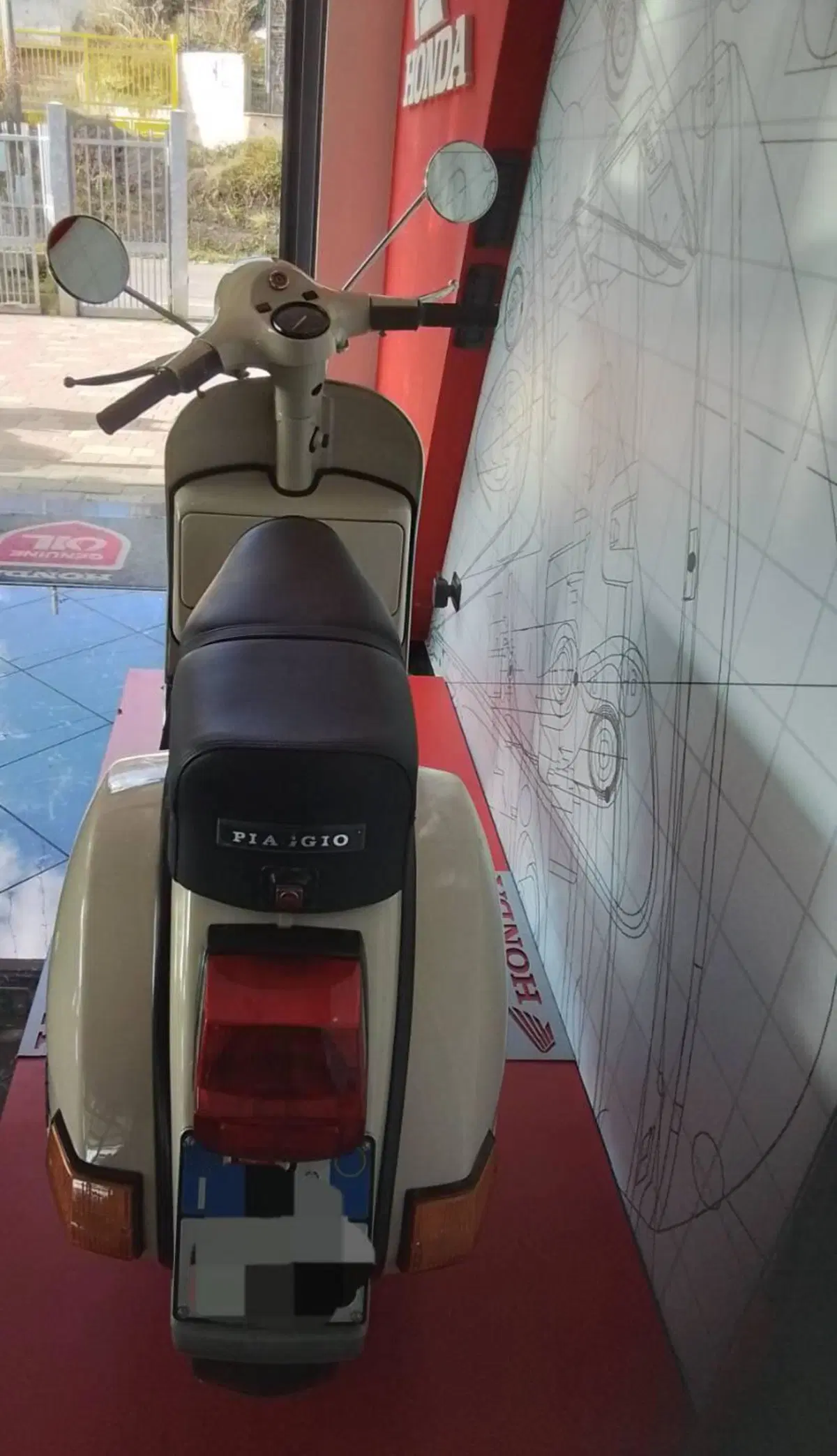 Piaggio VESPA P 125 X (18)