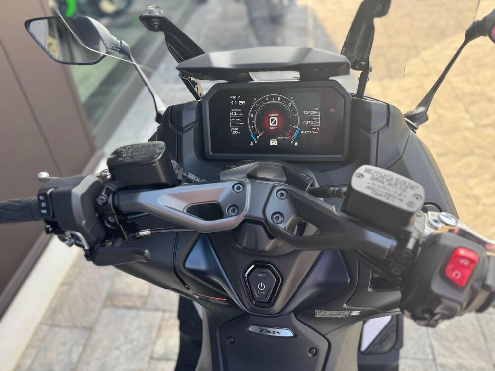 Yamaha T-Max 560 (2022 - 24) (5)