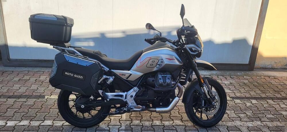 Moto Guzzi V85 Strada (2024 - 25) (3)