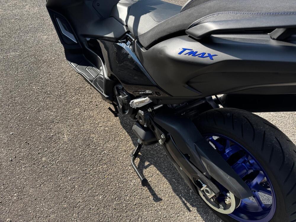 Yamaha T-Max 560 (2022 - 24) (4)