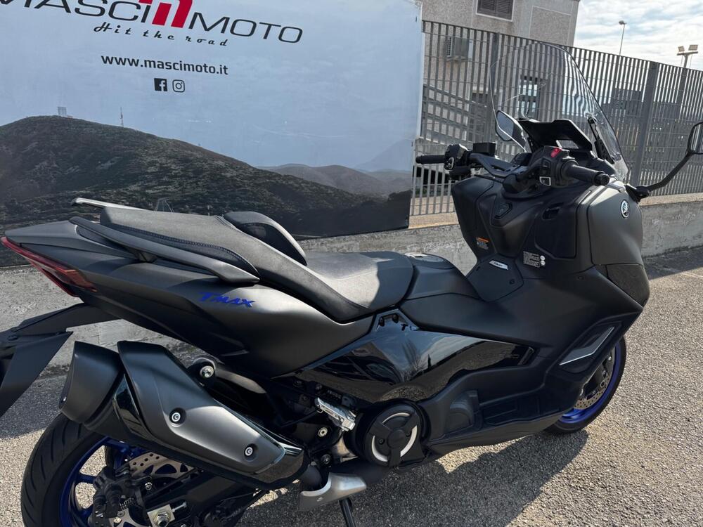 Yamaha T-Max 560 (2022 - 24) (5)