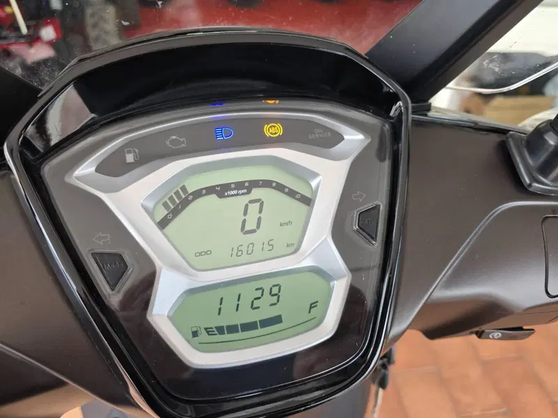 Kymco People 200i S (2021 - 26) (15)