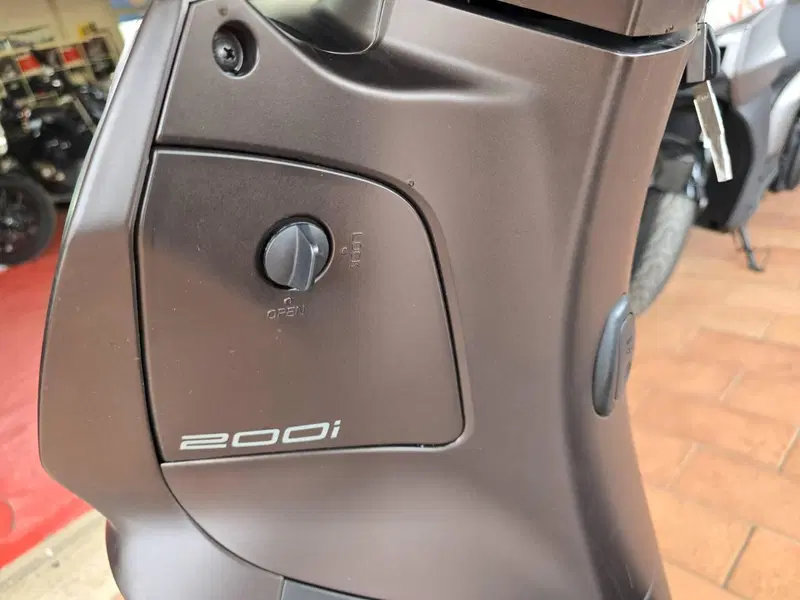 Kymco People 200i S (2021 - 26) (9)