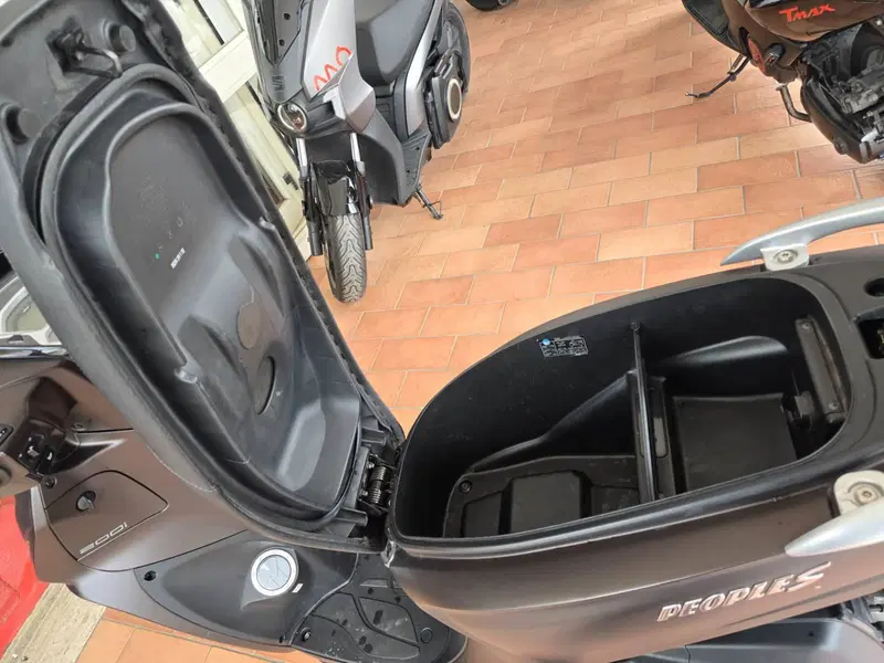 Kymco People 200i S (2021 - 26) (10)