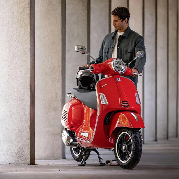 Vespa GTS 300 (2023 - 24)