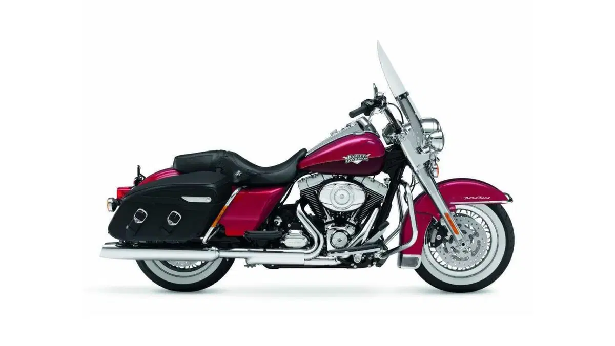 Harley-Davidson Touring 103 Road King Classic (2011 - 13) - FLHRC (2)