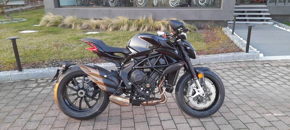 MV Agusta Dragster 800 R (2023 - 25) (2)