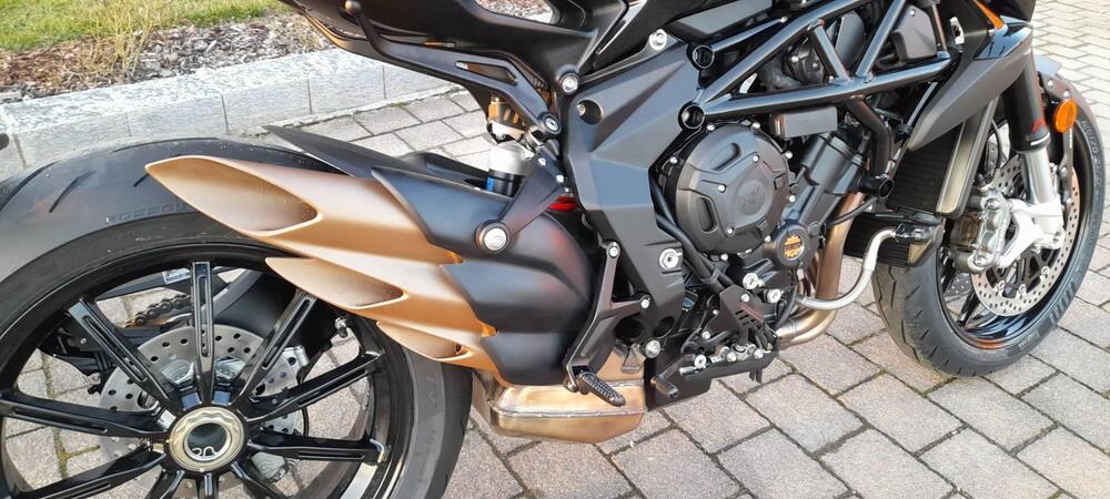 MV Agusta Dragster 800 R (2023 - 25) (4)