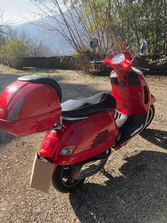 Vespa GTS 300 (2010 - 14) (2)