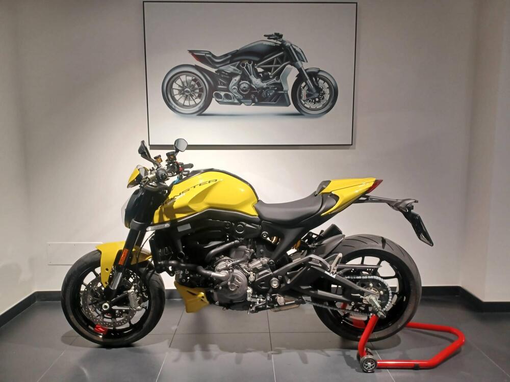 Ducati Monster 937 + (2021 - 25) (2)