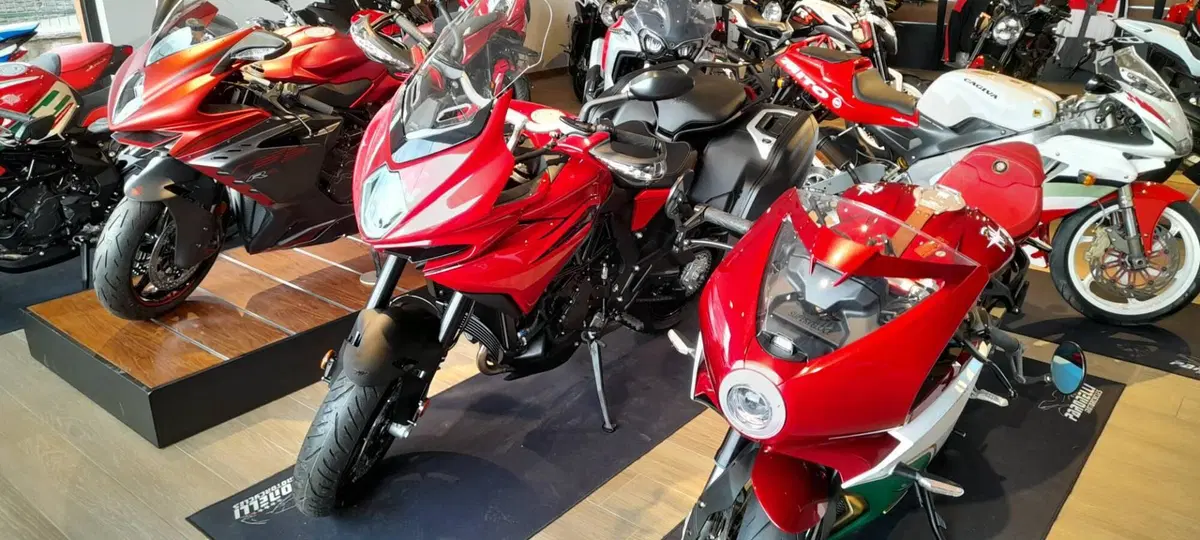 MV Agusta Turismo Veloce 800 R (2023 - 26) (10)