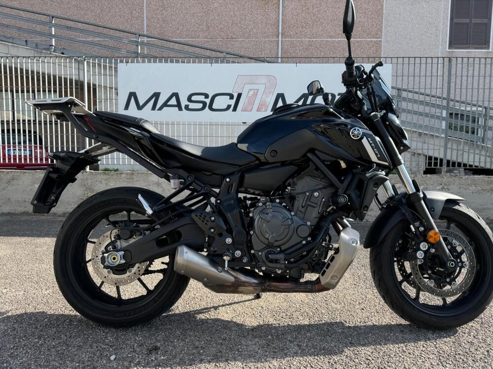 Yamaha MT-07 Pure (2023 - 25)