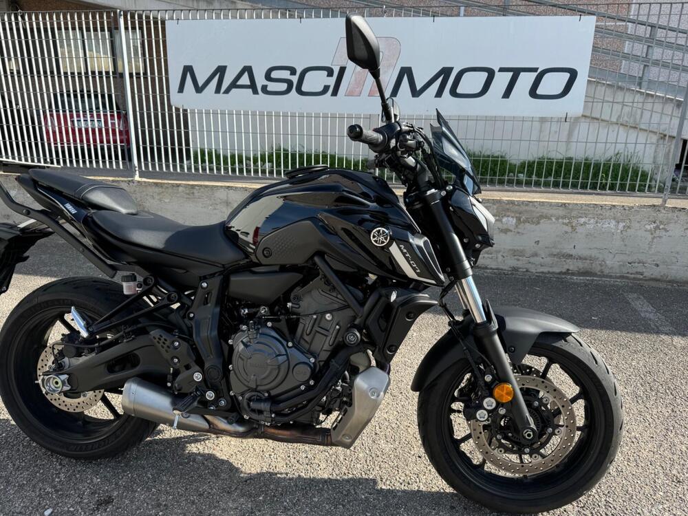 Yamaha MT-07 Pure (2023 - 25) (2)