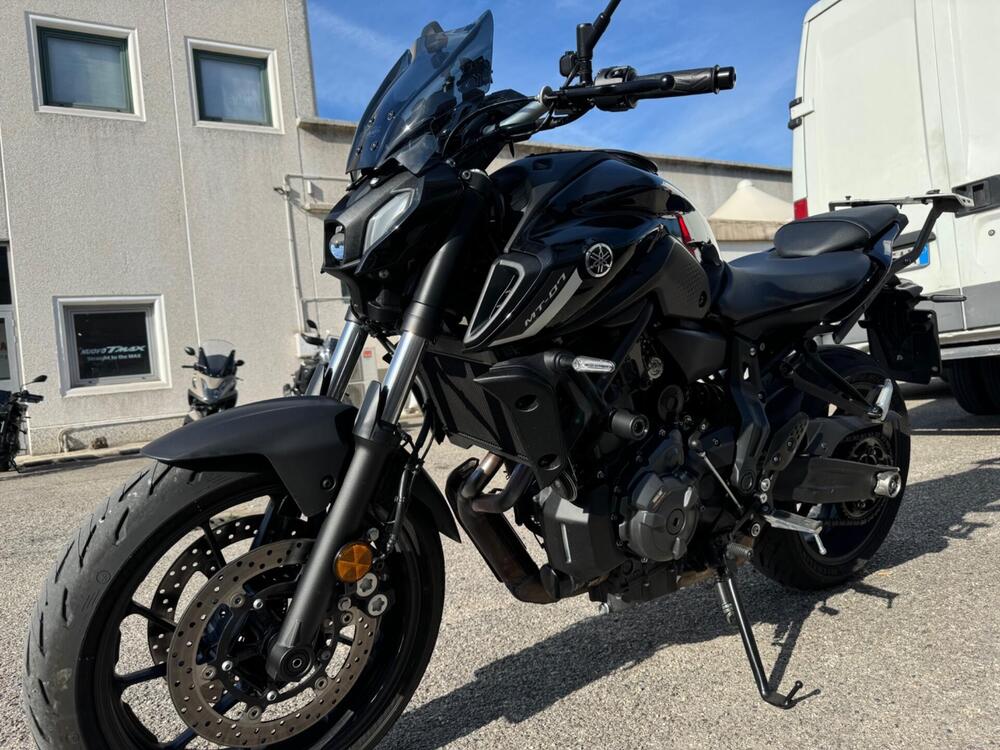 Yamaha MT-07 Pure (2023 - 25) (3)