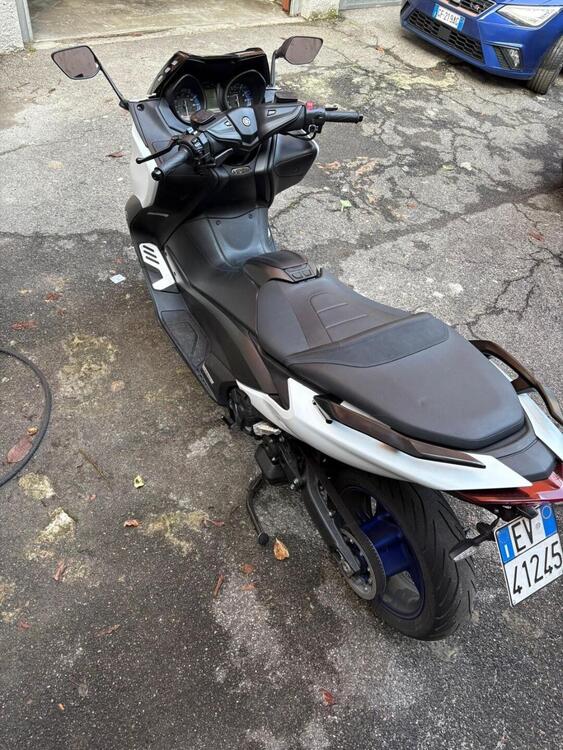 Yamaha T-Max 560 20° anniversario (2021) (5)