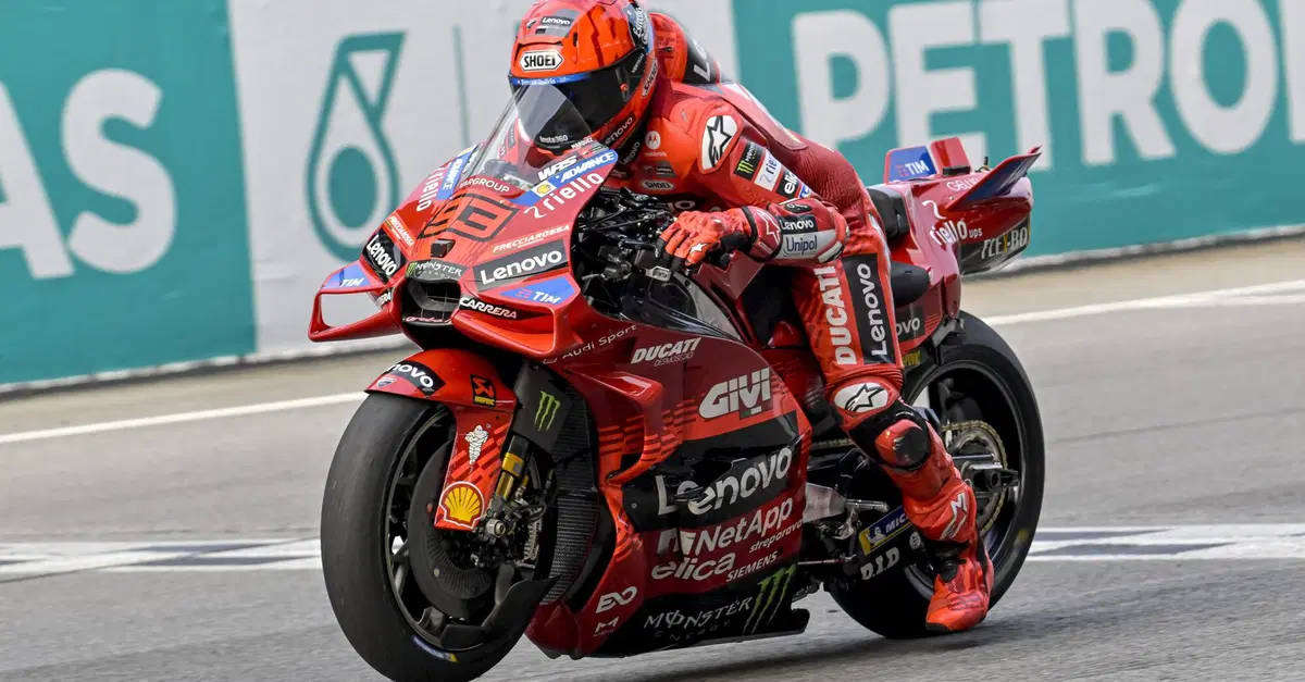 MotoGP 2025. Test di Sepang. Marc Marquez: "Una lotta per il titolo con Alex? Non metterei mai pressione a mio fratello"