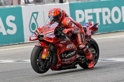 MotoGP 2025. Test di Sepang. Marc Marquez: "Una lotta per il titolo con Alex? Non metterei mai pressione a mio fratello"