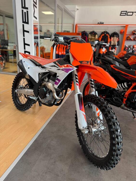 KTM 250 SX-F (2024) (2)