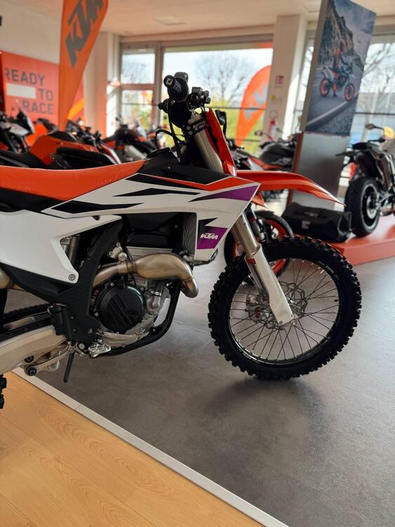 KTM 250 SX-F (2024) (4)