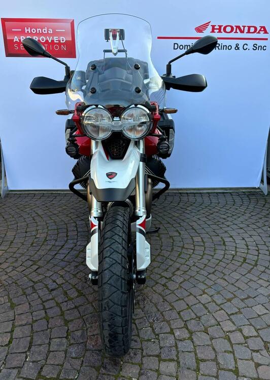 Moto Guzzi V85 TT Evocative Graphics (2019 - 20) (5)