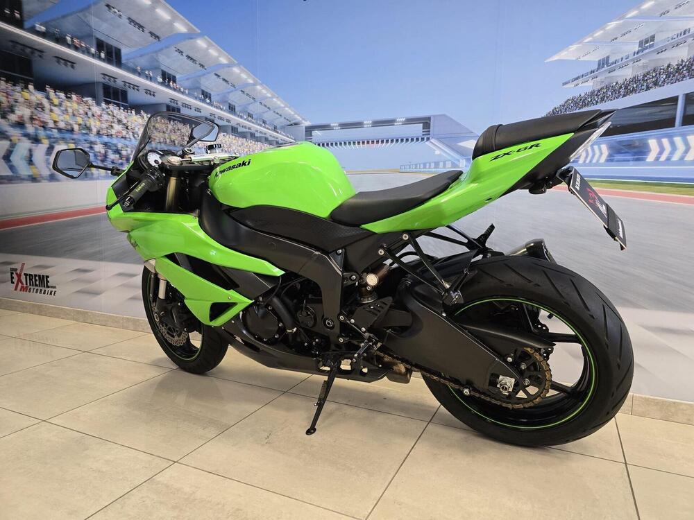 Kawasaki Ninja 600 ZX-6R (2009 - 16) (5)