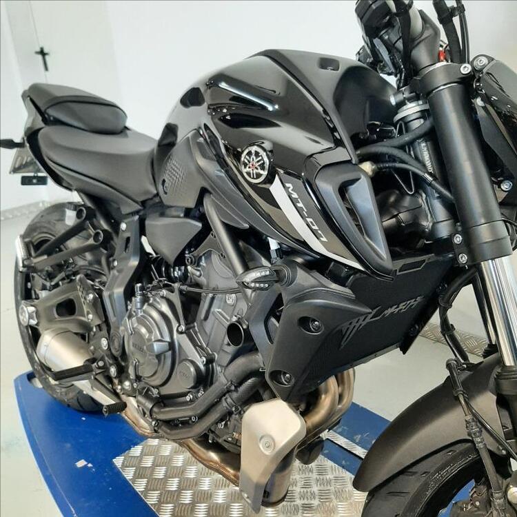 Yamaha MT-07 Pure (2023 - 25) (5)