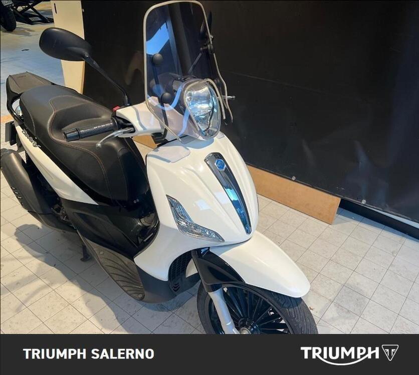 Piaggio Beverly 300 i.e. ABS-ASR (2016 - 20) (2)