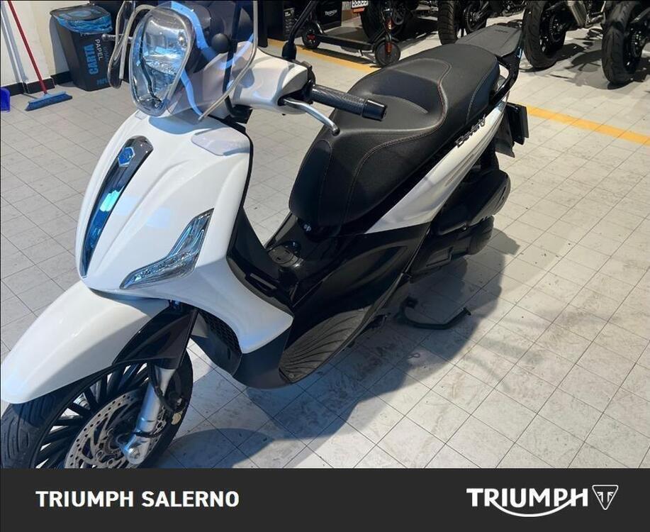 Piaggio Beverly 300 i.e. ABS-ASR (2016 - 20) (4)