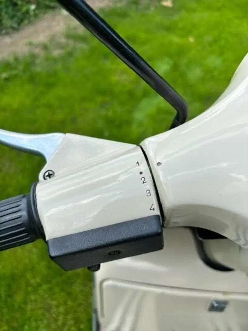 Piaggio Vespa Px 150 (3)