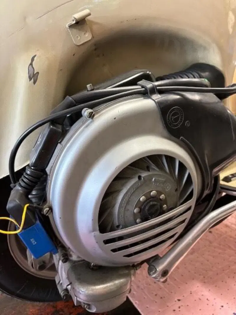 Piaggio Vespa Px 150 (9)