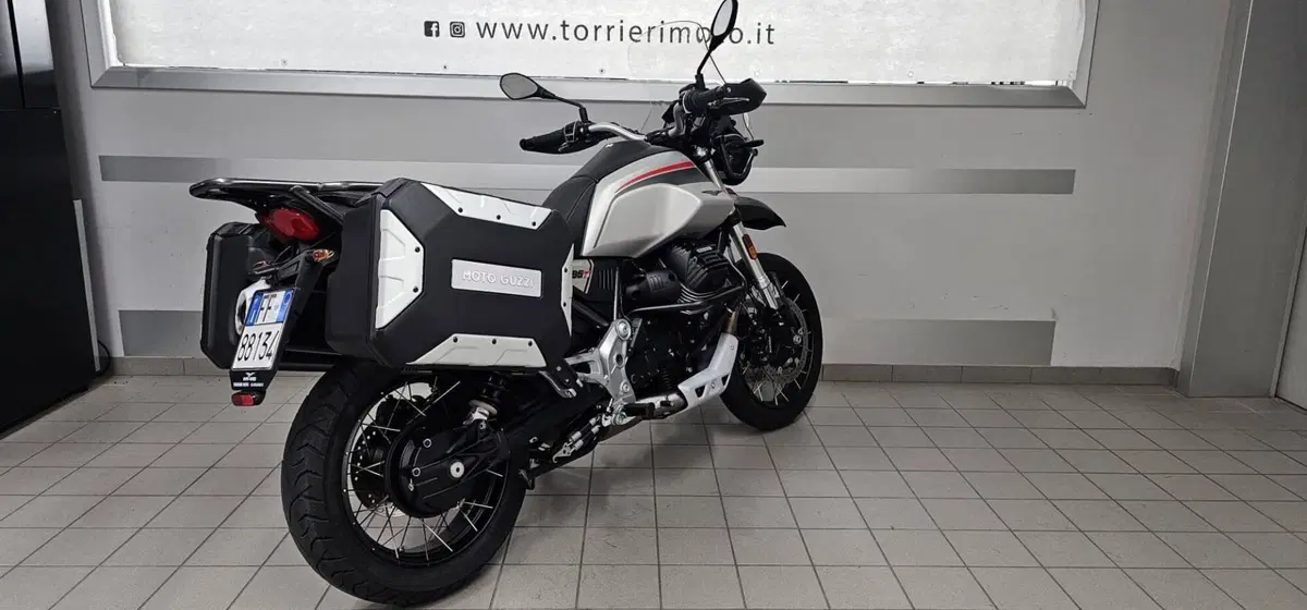 Moto Guzzi V85 TT Travel (2021 - 23) (6)