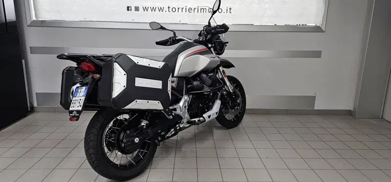 Moto Guzzi V85 TT Travel (2021 - 23) (6)