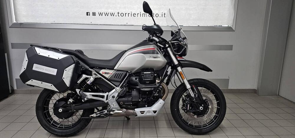 Moto Guzzi V85 TT Travel (2021 - 23) (4)