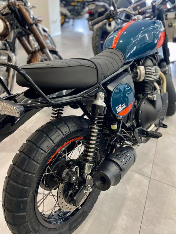 Royal Enfield Bear 650 (2025) (4)