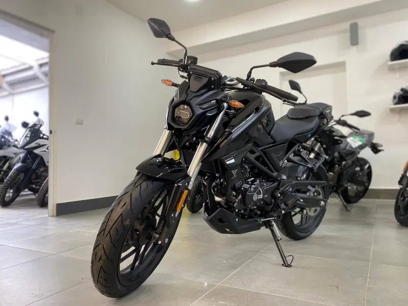 Voge Brivido 125R (2023 - 26) (3)