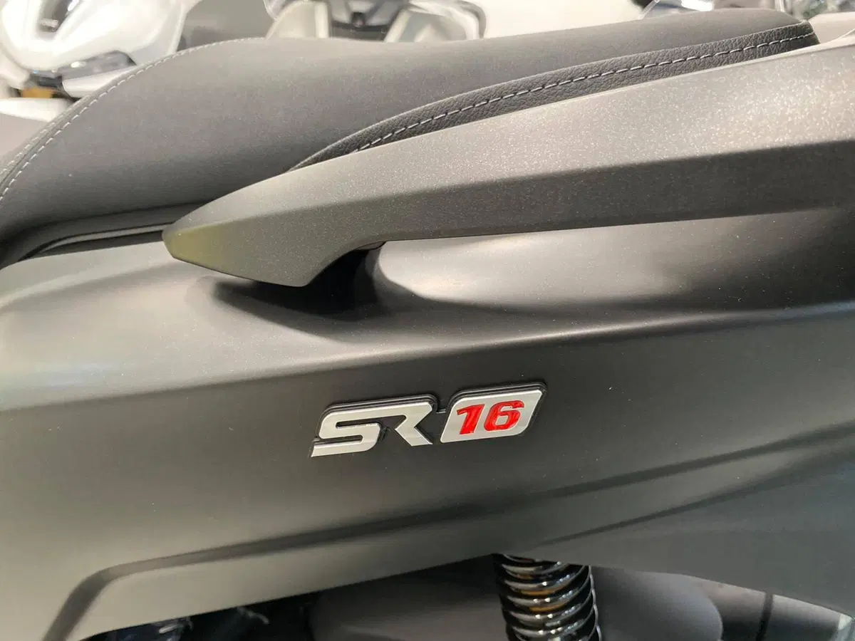 Voge Sfida SR16 125 (2025 - 26) (7)