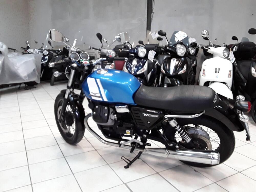 Moto Guzzi V7 II Special (2015 - 17) (2)