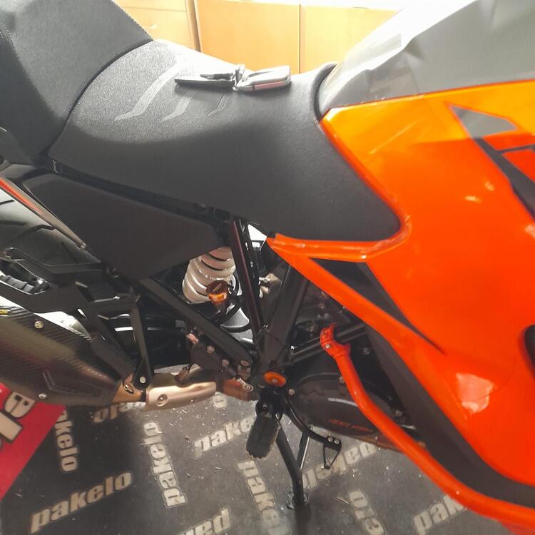 KTM 1290 Super Adventure S (2021) (2)