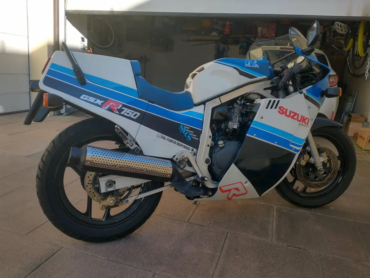 Suzuki GSX-R 750 (2)