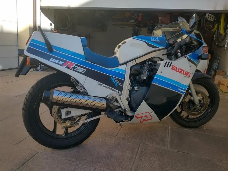 Suzuki GSX-R 750 (2)