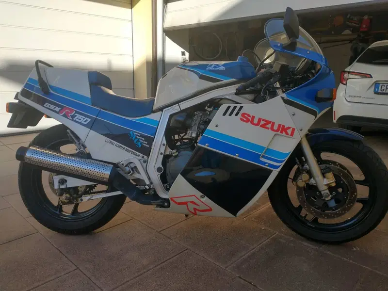 Suzuki GSX-R 750 (3)