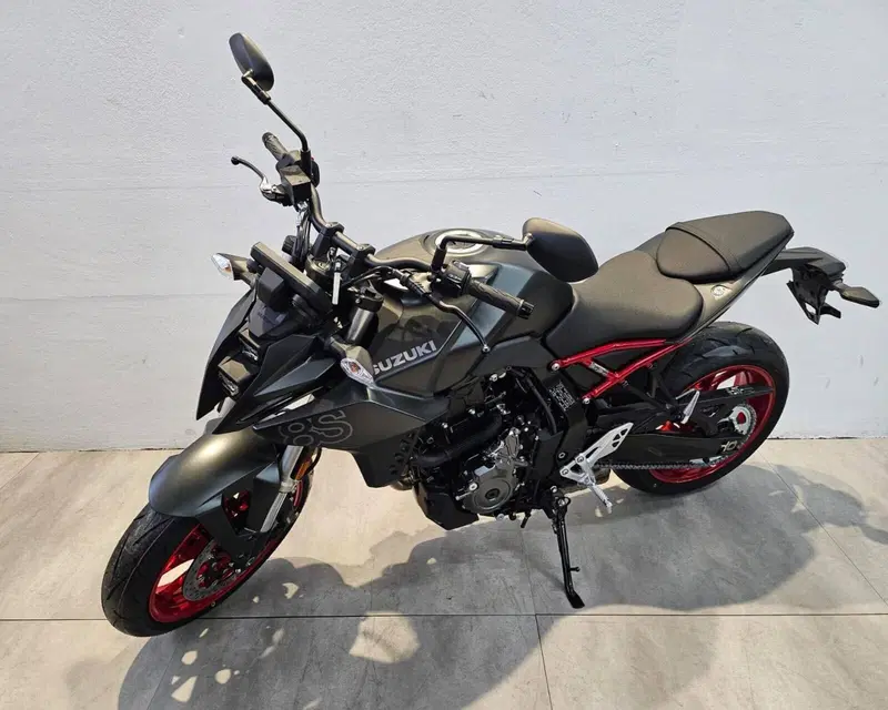 Suzuki GSX-8S (2025 - 26) (2)