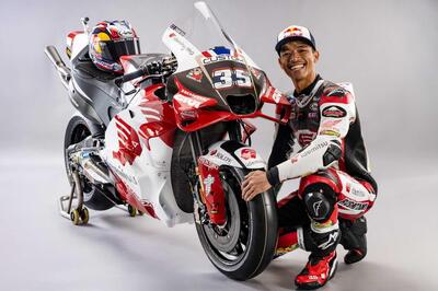 MotoGP 2025. Presentazione del team Honda LCR: livree diverse per Johann Zarco e Somkiat Chantra  [VIDEO E GALLERY]